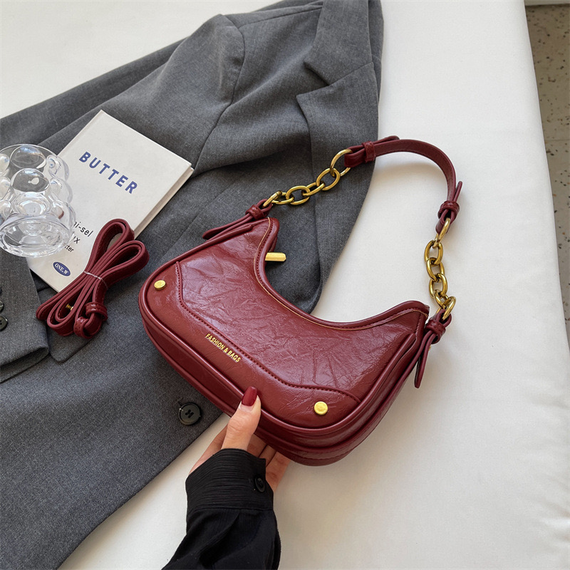 2024 new niche underarm spicy girl New style chain, single shoulder crossbody bag, women's fashionable texture dumpg bag