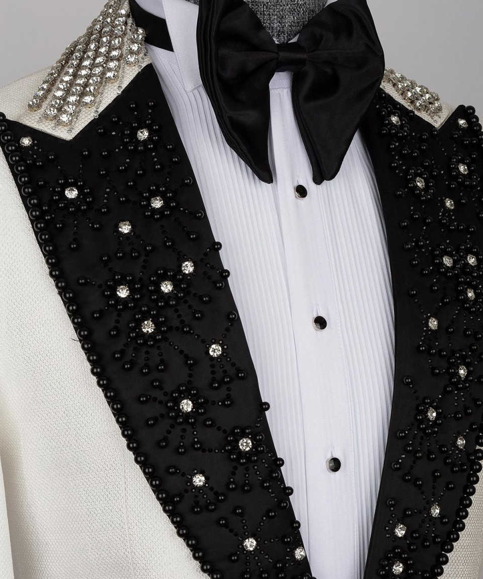 Exquisite Men Suits Rhinestone Beaded One Piece Set Coat Peaked Lapel Wedding Tuxedos One Button Business Formal Wedding Suit For Groom Custom Made