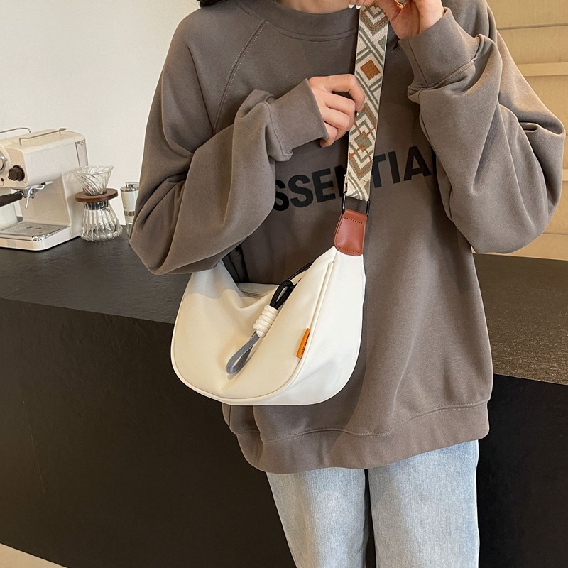 New Fashion Crossbody Bag Simple Wide Shoulder Strap Design Single Shoulder Bag Original Style Commuting Dumpling Bags Handbags Women Bag Designer