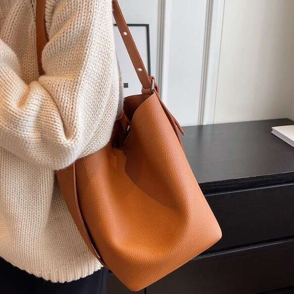 Simple And Fashionable Shoulder Cross Bag Women In Autumn, Versatile For Commuting, Large Capacity Water Bucket, Trendy Quality, Classic B2