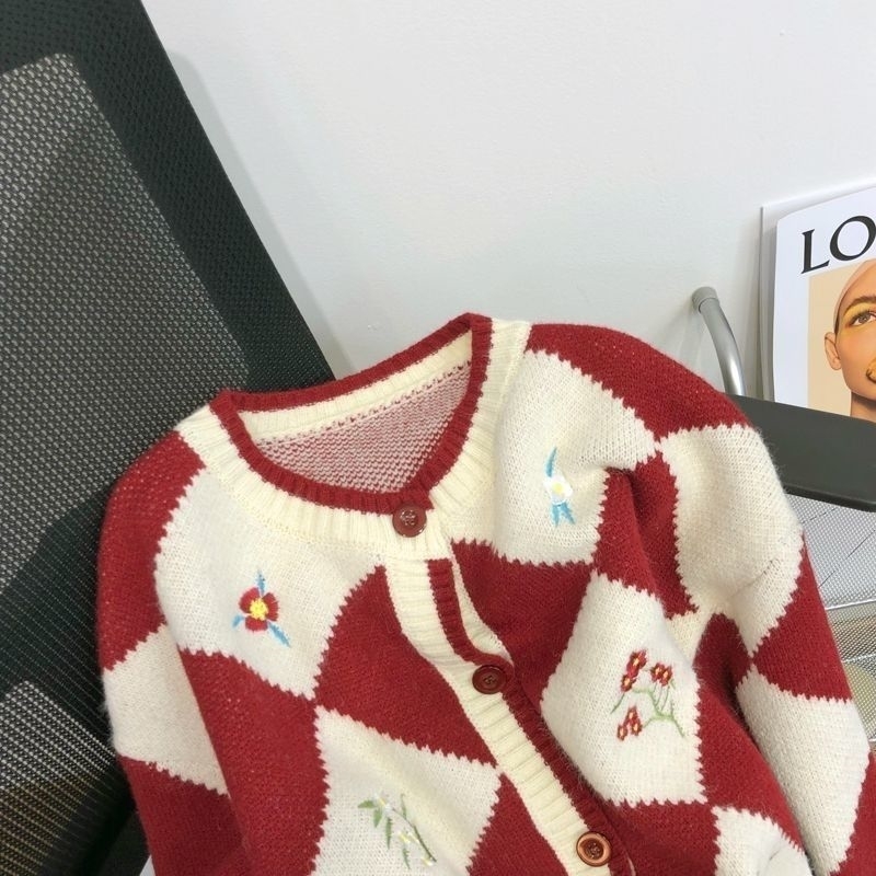 Lazy retro style womens autumn loose knit cardigan fashionable long sleeved sweater jacket cute red Christmas 241128