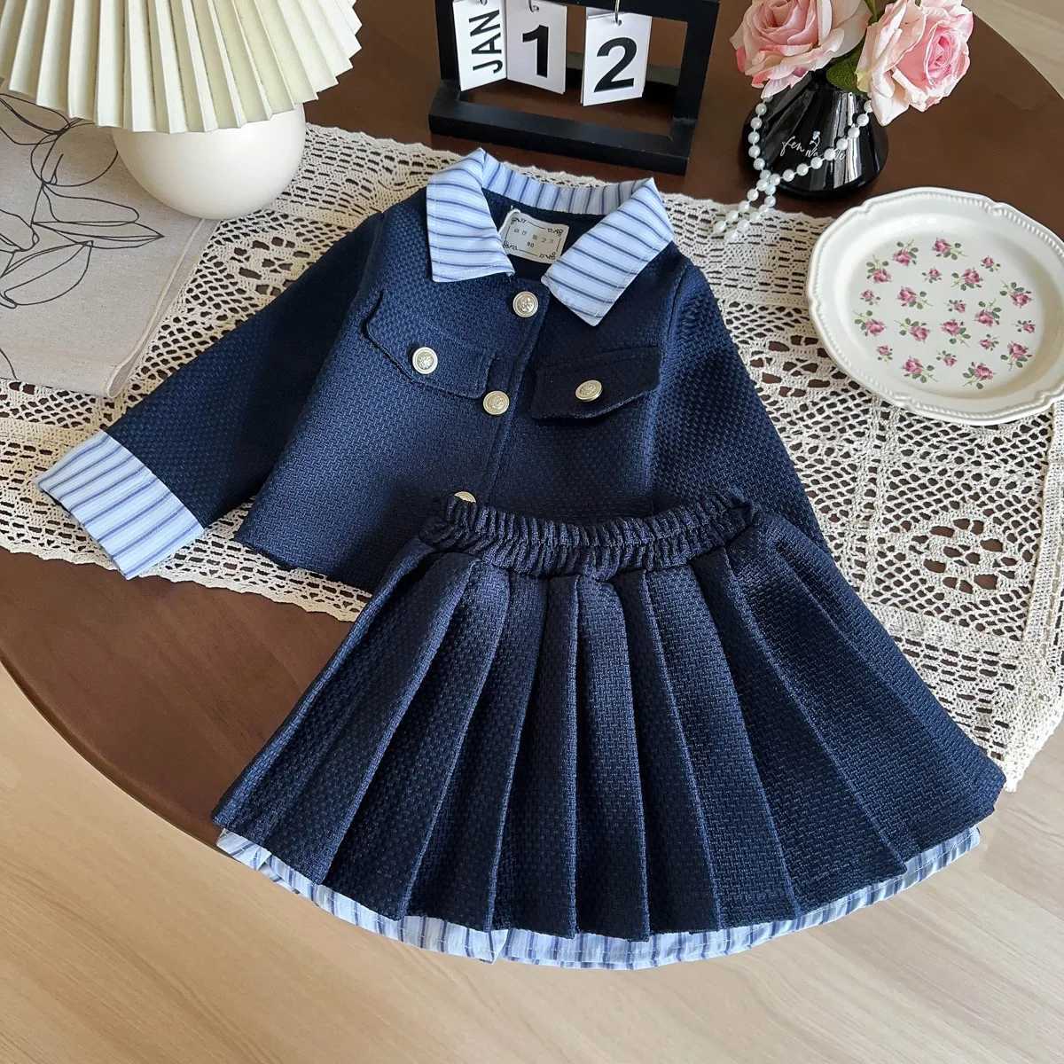 Clothing Sets Childrens Clothing Sets Lapel Single Breasted Coat + Pleated Skirt Kids Clothes Girls Winter Clothes for 2 To 7 Years Boutique Y2411290Z