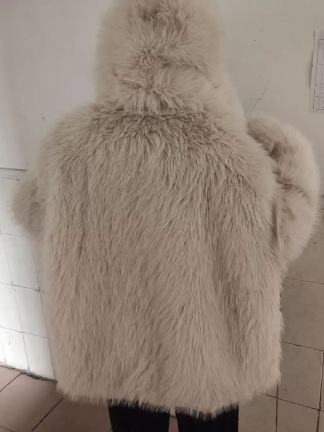 Women Winter Fashion Warm Faux Fur Coats Hooded Long Sleeves Sweet Lady Design coat