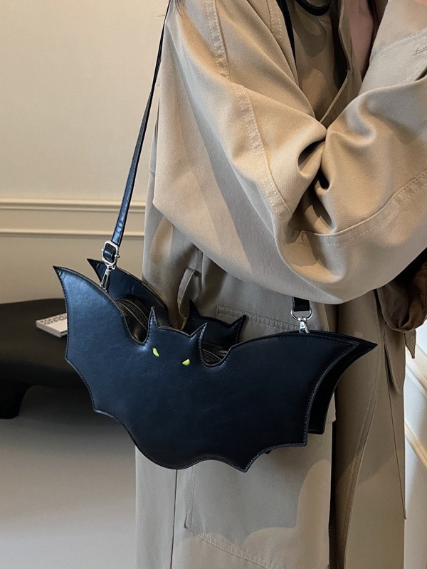 2025 new Halloween funny fun bat for women new personalized and niche design single shoulder crossbody bag zhanyishengli