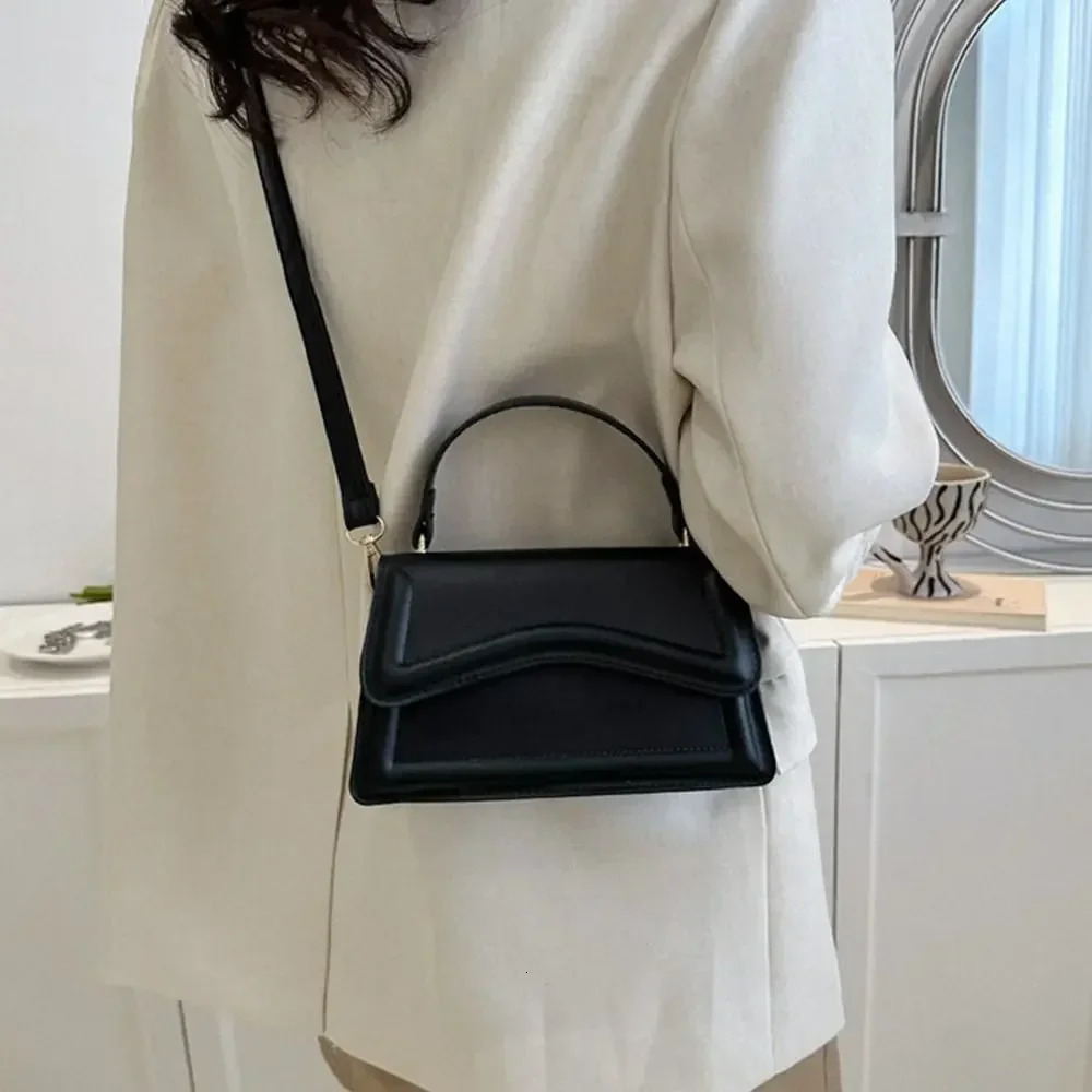 Sling Women Fashion Shoulder Bags Trend PU Leather Texture Messenger Handbags Solid Leisure Stylish Crossbody for Girls 241128