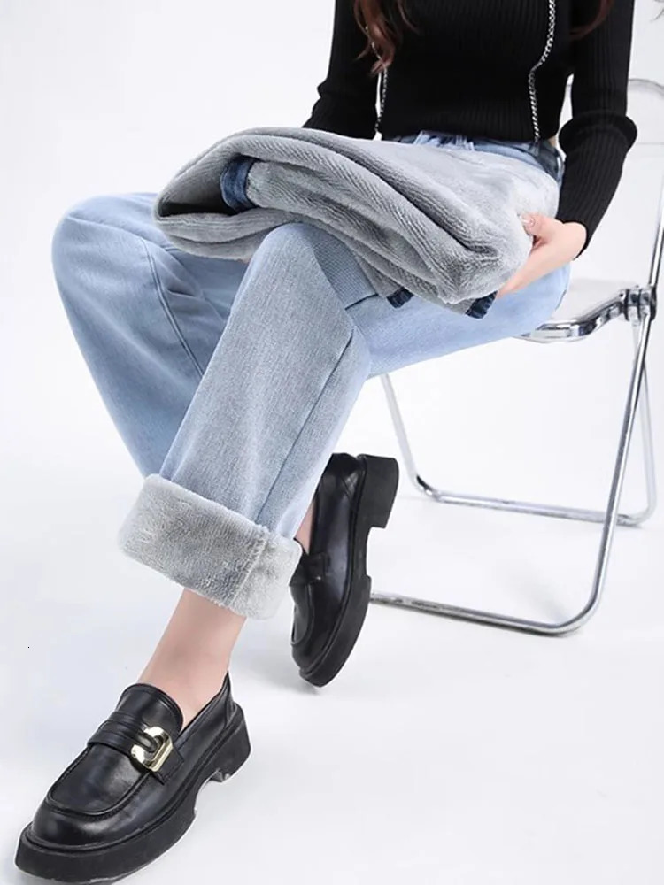 Winter wool lined pocket straight jeans womens warm plush velvet casual denim pants Korean streetwear thick wide leg Vaqueros 241122