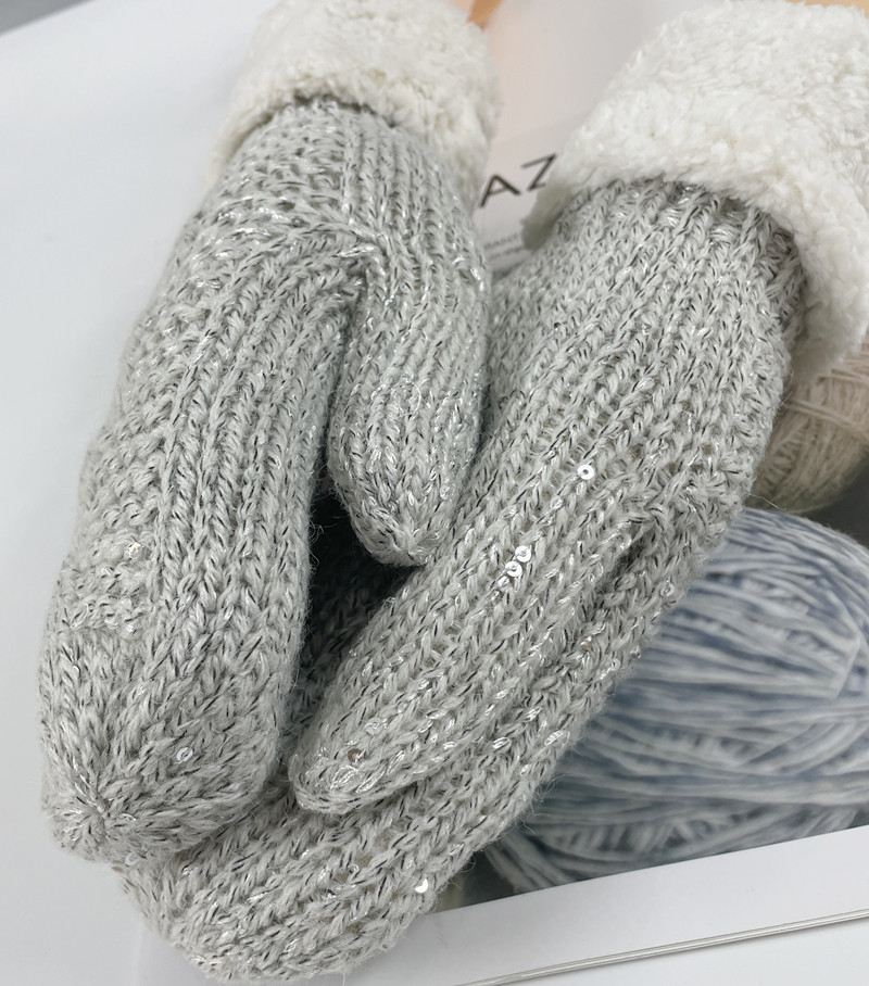 Manufacturer direct sales of women's knitted gloves with thick velvet and finger cots wholesale of winter outdoor warm woolen gloves
