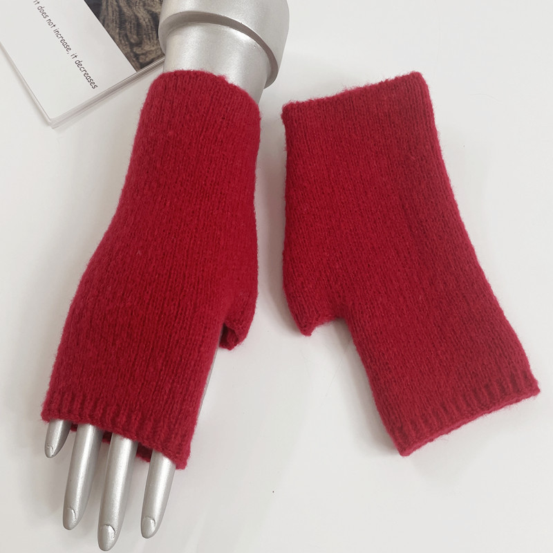 Autumn and winter outdoor decoration warm fashion trend cute girl Japanese Korean version solid color half finger knitted gloves in stock
