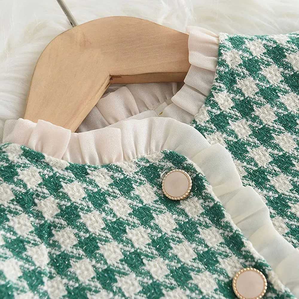 Clothing Sets Childrens Clothing Sets Plaid Lace Coat + Vest Dress 2pcs Sets Baby Girl Outfit Set Kids Clothes Girls 2 To 6 Years Y24112960P4