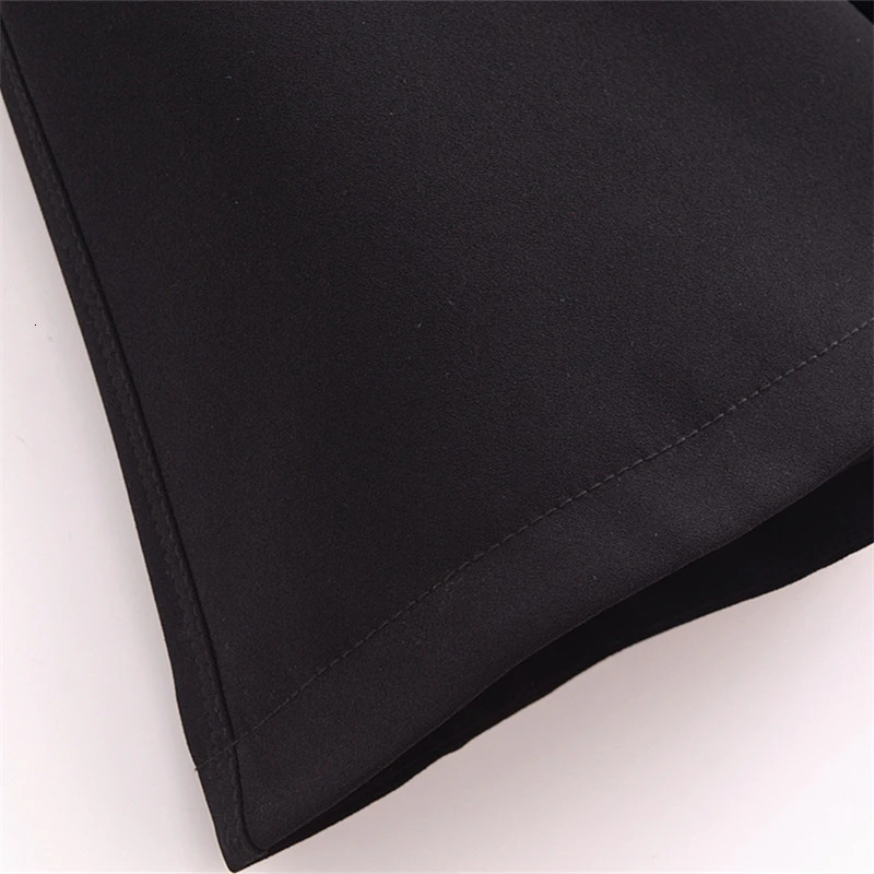 KEYANKETIAN Autumn/Winter Womens Short Horn Fashionable and Elegant High Collar Button Loose Black Coat 241128