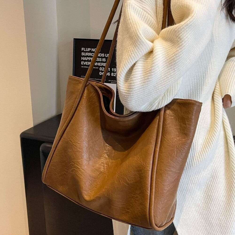 Large Capacity Bag, Women's Autumn Versatile New Style, Fashionable And Simple, One Shoulder Texture, Class Commuting Tote, Classic B2