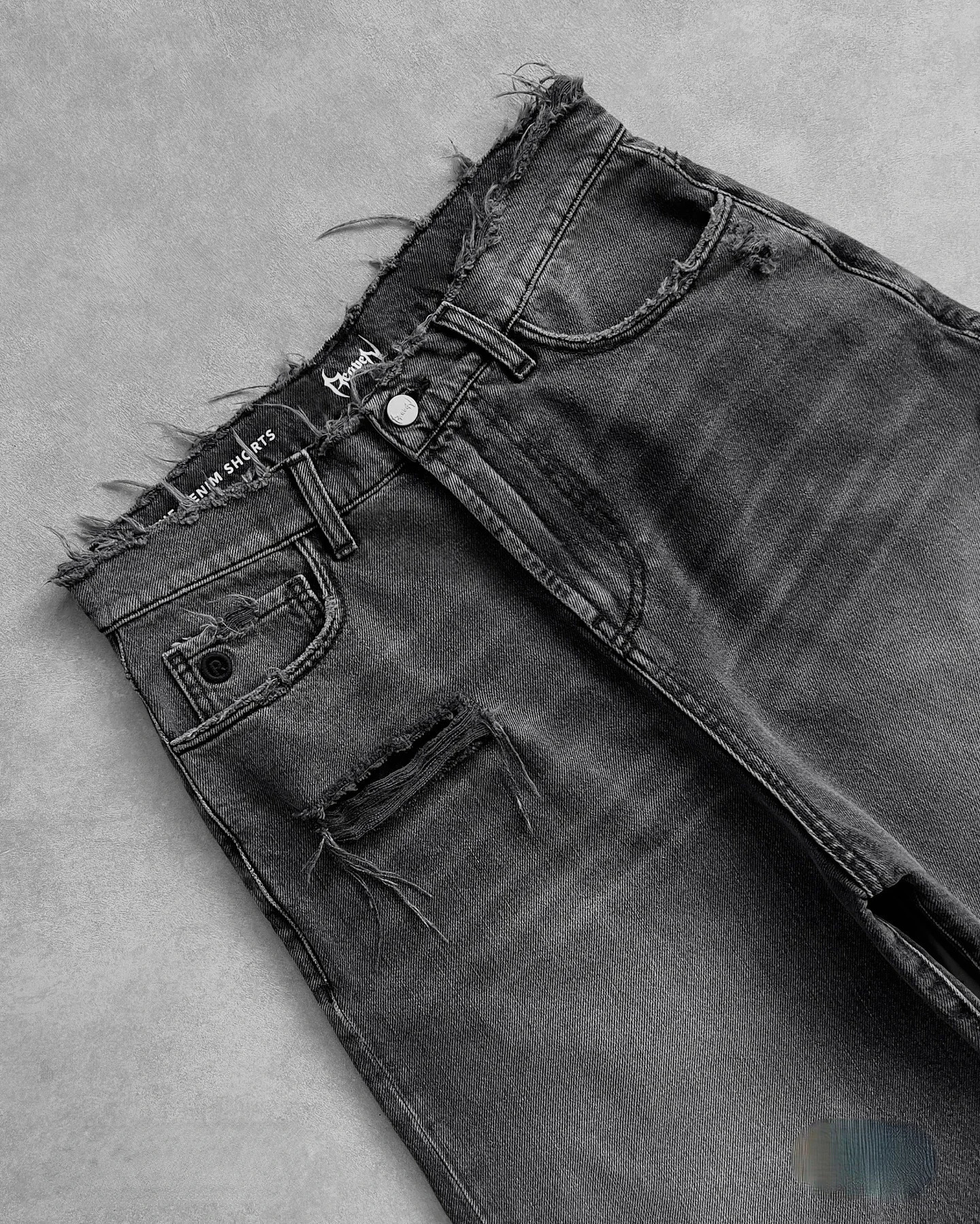 Y2k Black Punk Washed Baggy Work Shorts Men Women Fashion Hip Hop Ripped Hole Denim Vintage Raw Edge Jorts Streetwear 241126