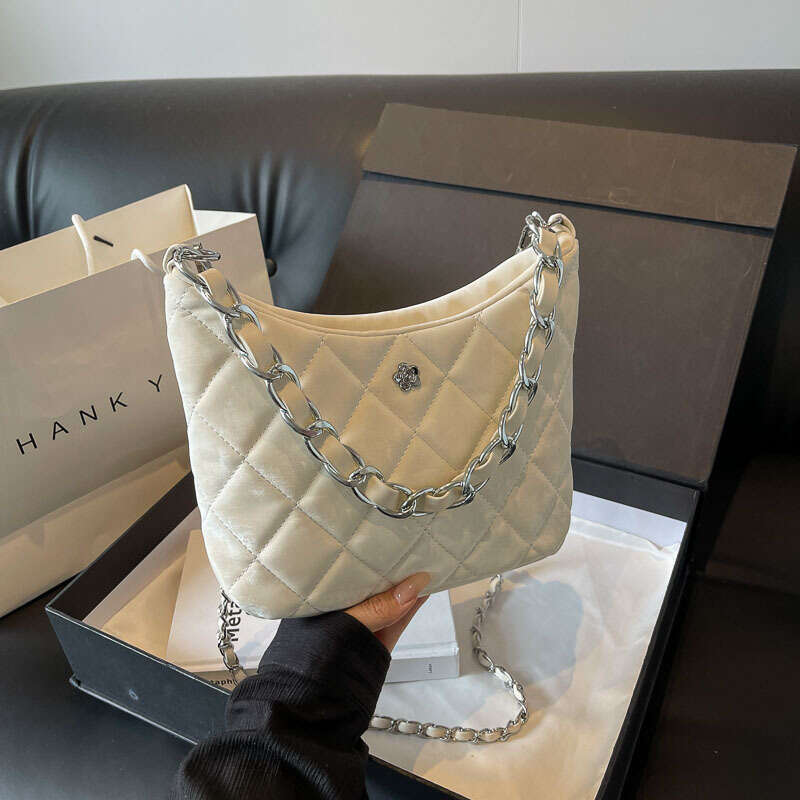 Gge Embroidery Thread Large Capacity Bag New Women's Spring Versatile Retro Chain Crossbody Bucket Fashion Quality Classic B1