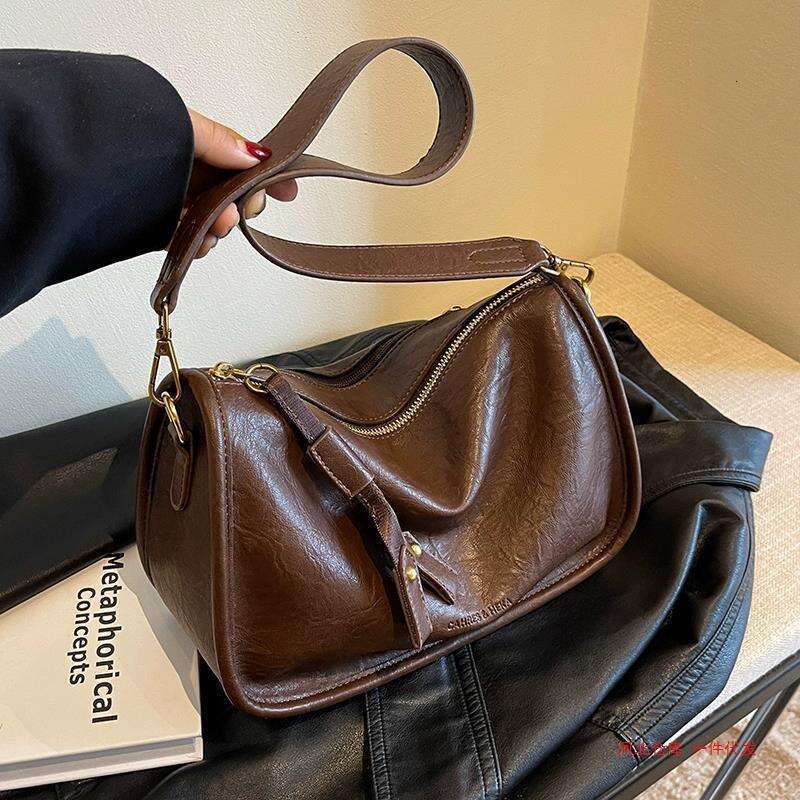 Large Capacity Bag Women, Versatile For Autumn Winter, New Retro Broadband Single Shoulder Crossbody, Men's Textured Pillow, Fashionable And Clas