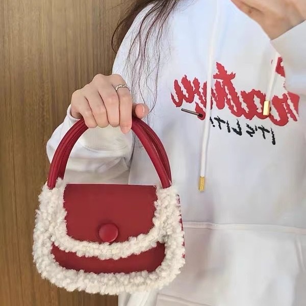 Autumn and winter niche New lamb fur red New Year saddle single shoulder crossbody women's bag, handbag