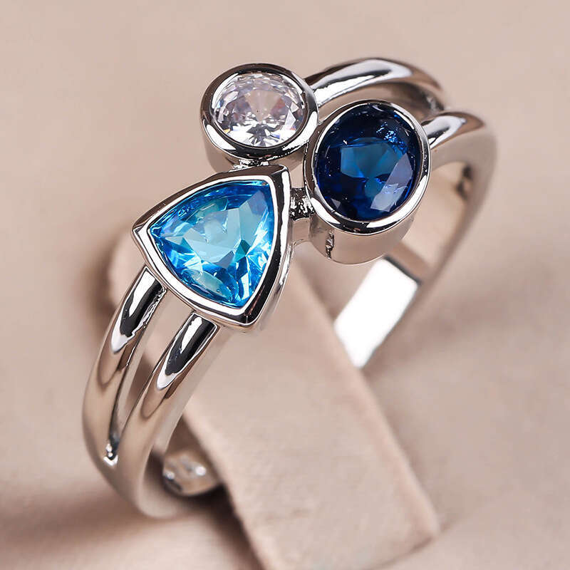 Hecheng's new personalized and beautiful irregular tricolor stone ring