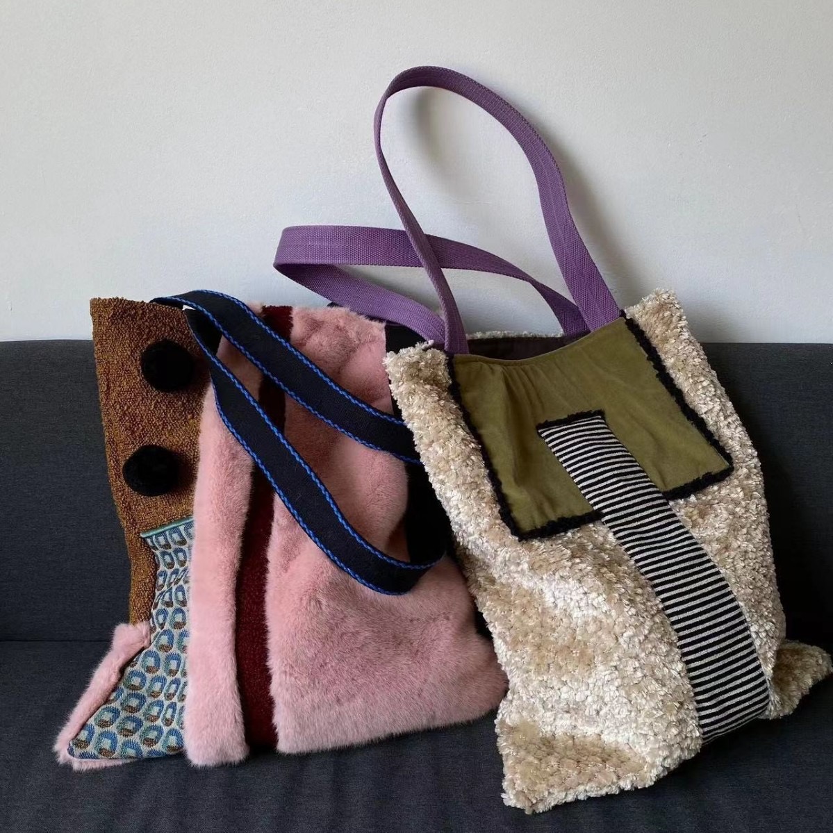 2025 new Niche 2023 new autumn and winter large capacity spliced fur bag, women's high-end versatile shoulder bag