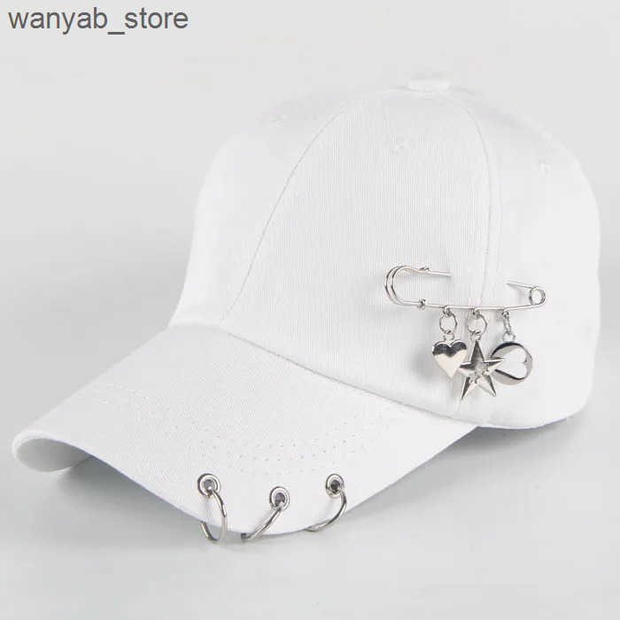 Ball Caps Fashionable cotton baseball cap creative perforated ring hip-hop hat punk adult casual solid adjustable unisex Snapback hat Gorra L240910