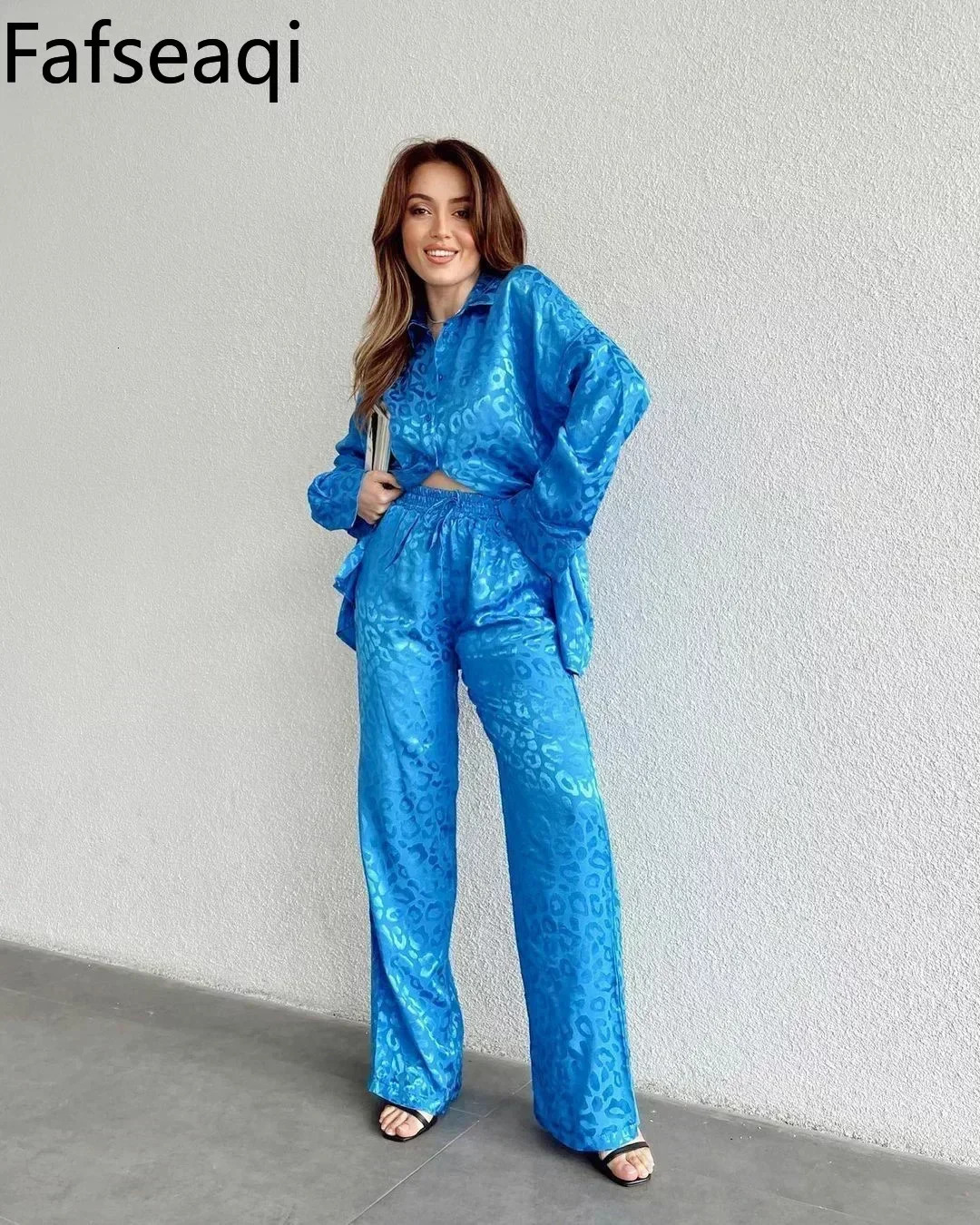 Green Satin Suits for Women Spring Leopard Print Buttons Shirts Elegant Twopiece Set Office Womens Shiny Trouser Suit 240423