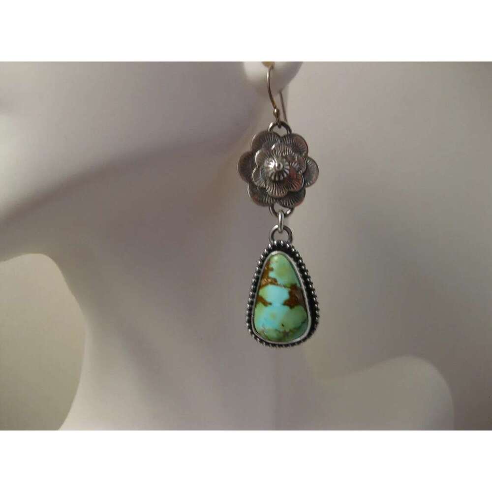 Ladies' earrings and accessories