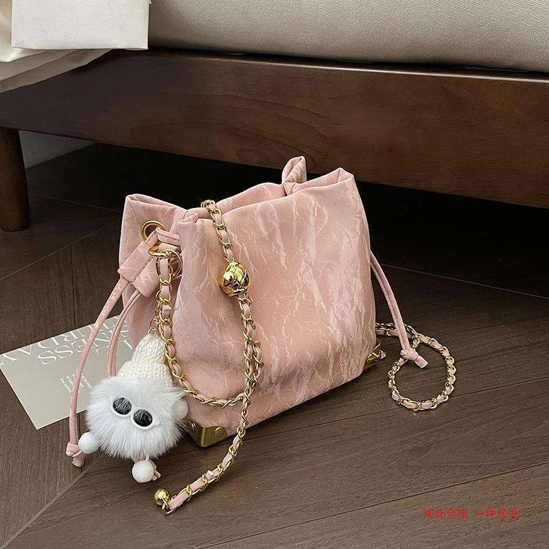Korean Version Popular Bucket Bag, Women's New Fashionable Casual Chain Crossbody, Niche Drawstring, Underarm B2