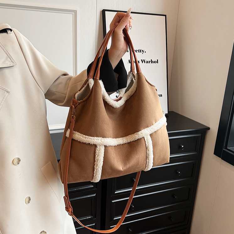 Popular bags women autumn winter deer skin velvet large capacity fashionable shoulder armpit handbag 241115