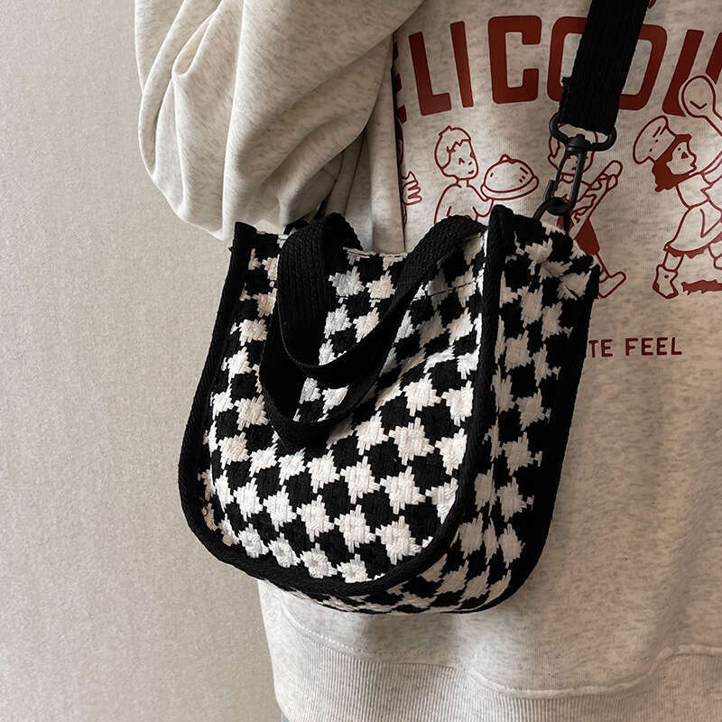 Japanese Dia Grid Canvas Crossbody Bag Women, New Korean Version Ins, Versatile Single Shoulder Handbag For Students Going Out, Fashionable Quality Cl