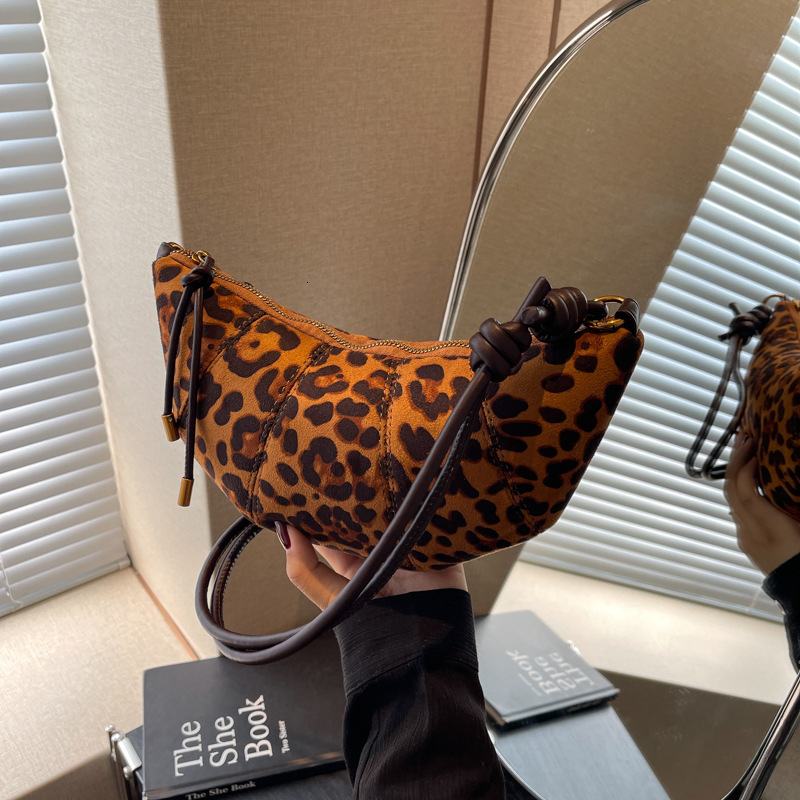 High End Handbag For Bags Handbags Women Autumn And Winter, New Fashionable Crossbody Cow Horn Bag, Dumpling Bag Designer