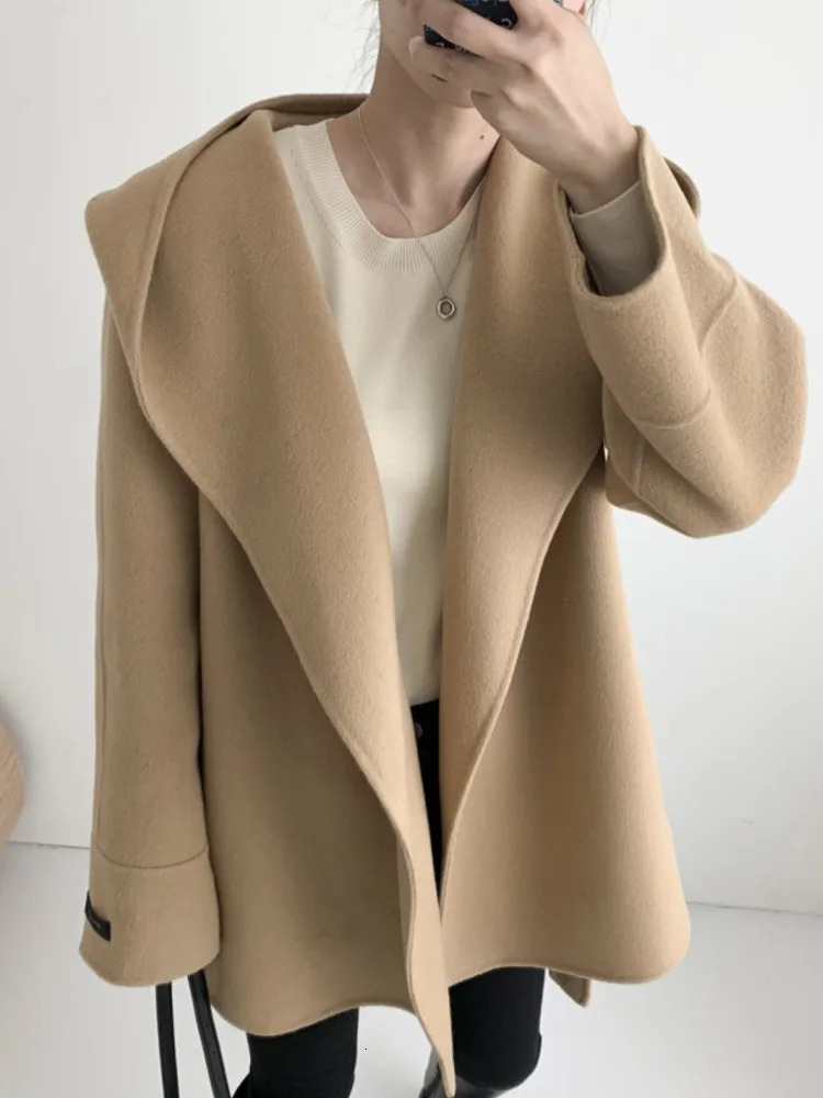 EWQ Elegant Women Faux Wool Coats Solid Cardigan Minimalist Hooded Woolen Coat Oversize Outwear With Belt 2024 autumn Winter 241129