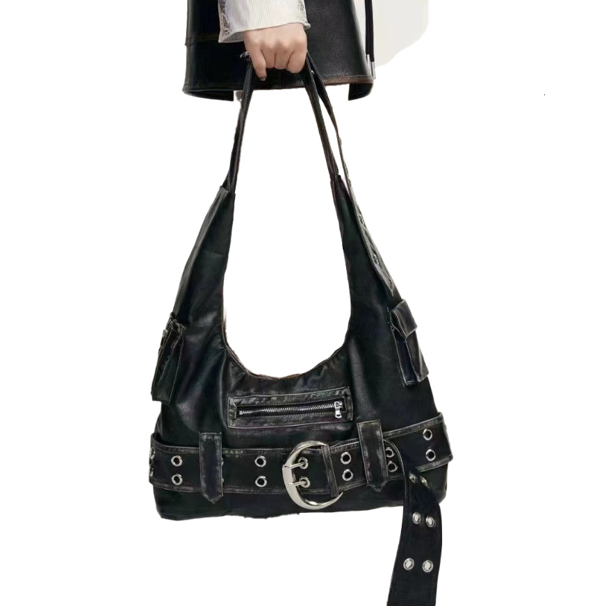 Designer 2025s 2024 new sweet cool hot girl black commuter tote bag retro punk fan car bag shoulder bag messenger bag female bag