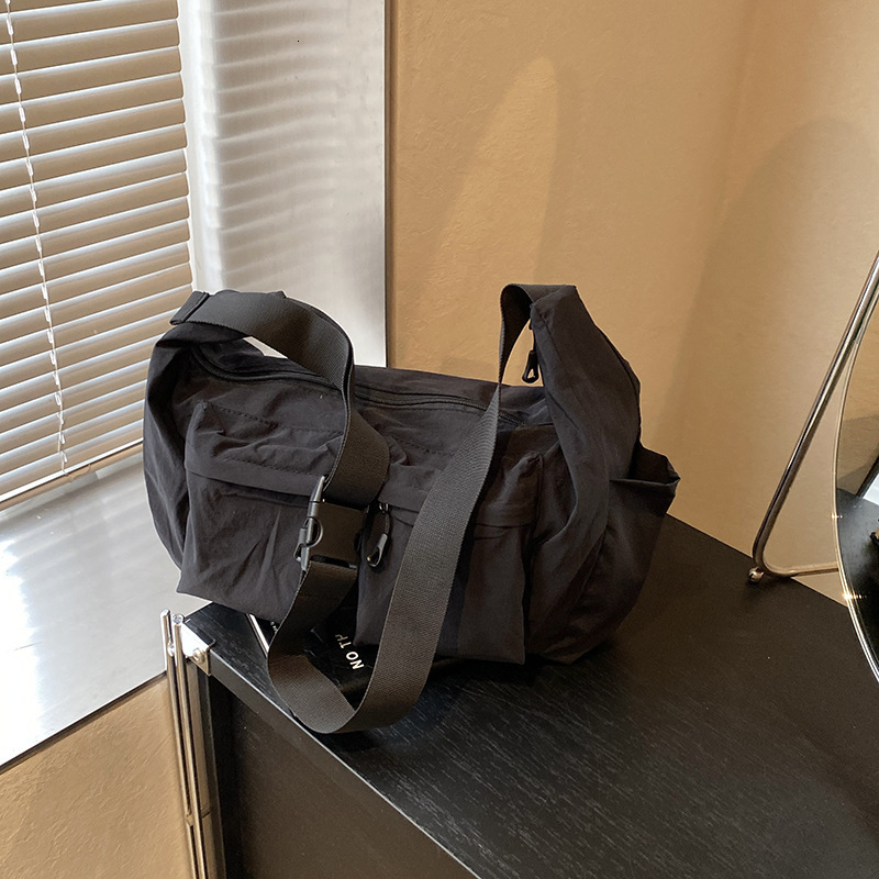 Autumn/winter New Large Capacity Nylon Fashion Single Shoulder Versatile Casual Women's Lightweight Cross Bag Designer Bags Handbags Women