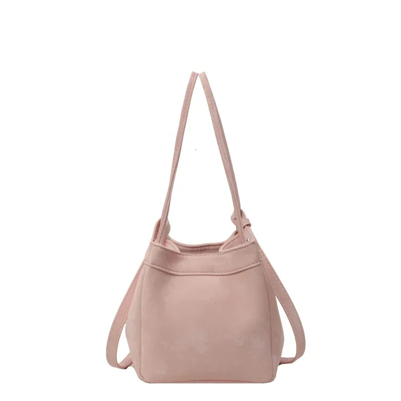 Light PU Magnetic Buckle Bucket 2024 Hot Selg Youth Women's Fashionable Simple Shoulder Bag Bolsas Femininas