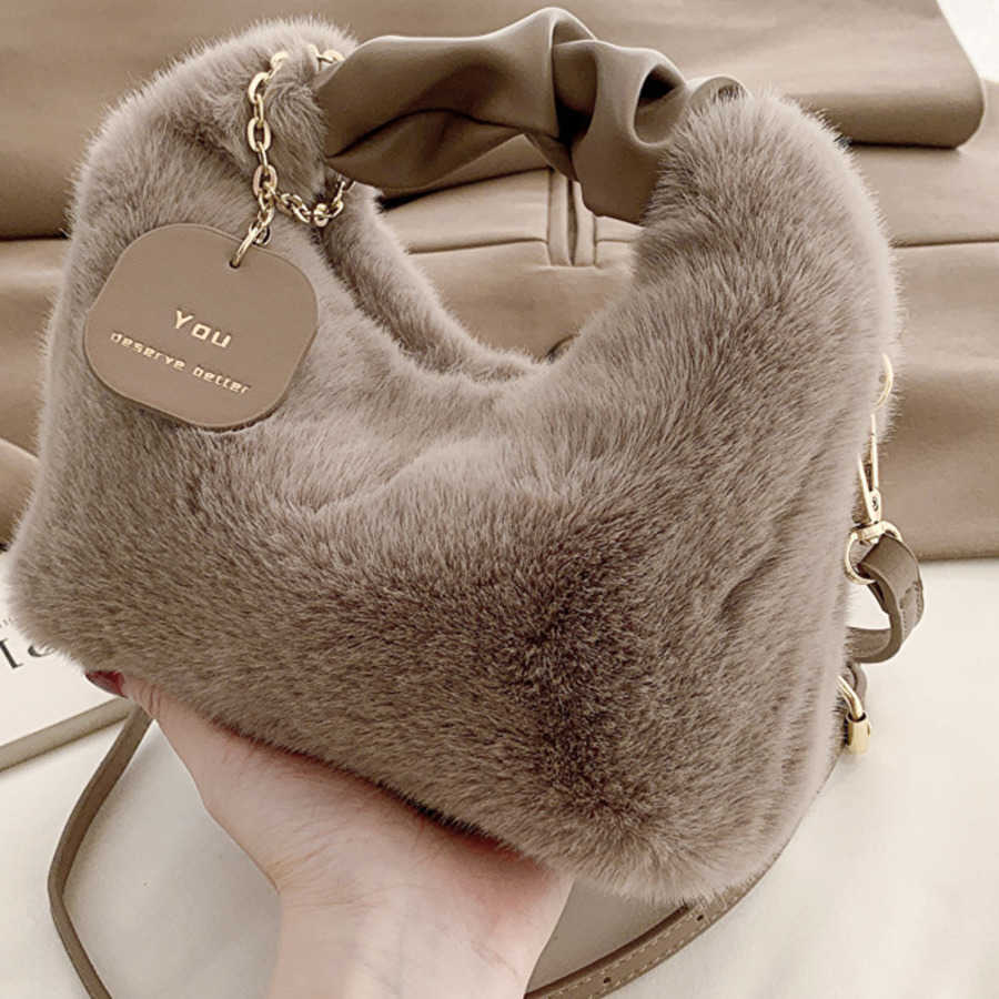 New Plush Tote Bag Texture Personality Large Capacity Designer Bag Fashion Winter Plush Cross Shoulder Single Shoulder Handheld WoMens Bag Totes Handb