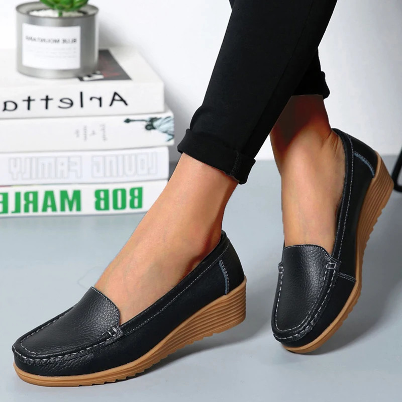 Fashion Women Flats Genuine Leather Walking Shoes Woman Moccasins Nurse Slip On Soft Plus Size Female Footwear 241126