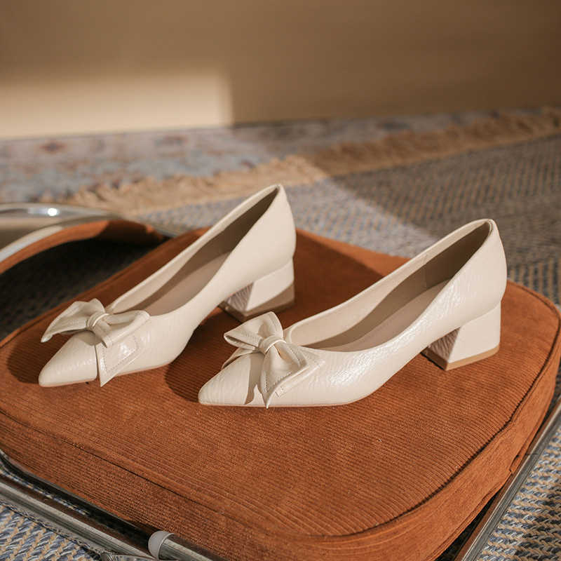 Classic Comfort Coarse Heel Pointed Womens Single Shoe Non tiring Foot Versatile Simple Womens Shoe