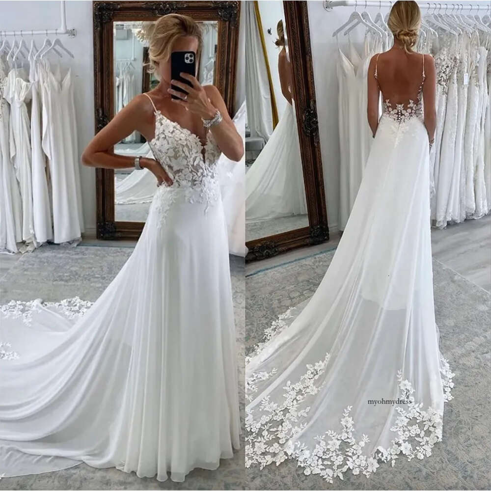 Boho Lace A Line Wedding Dresses Straps Backless Button Appliques Sweep Train Designer Wedding Bridal Gowns 0431