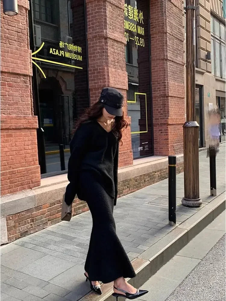 AutumnWinter Vneck Lazy Style Sweater Loose Casual Knitted Pullover Top Fishtail Skirt Set Fashion Two piece Women Outfits 241129