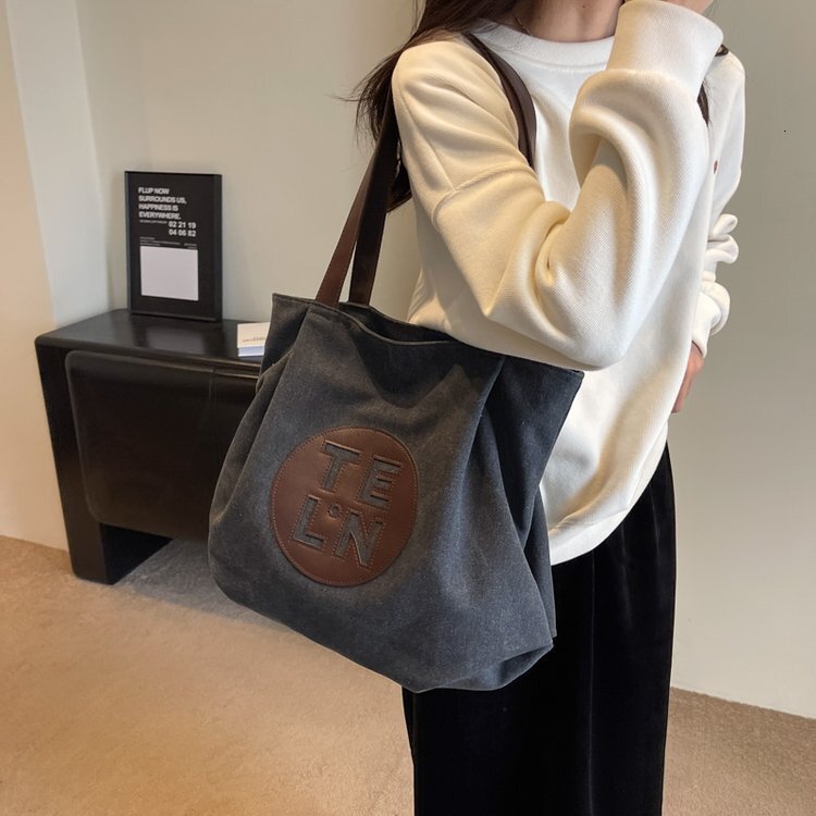 2025S designer lazy style canvas large capacity trendy fashion autumn and winter simple shoulder versatile women casual tote bag
