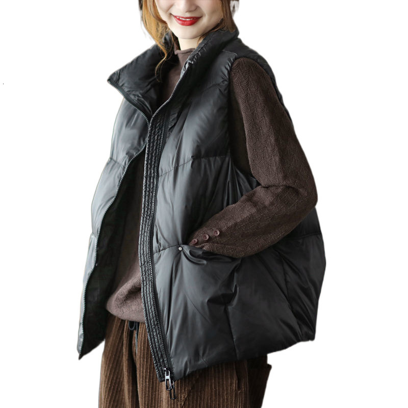 New women's down vest, new lightweight jacket, white duck down loose rivet vest, short designer jacket, cotton jacket