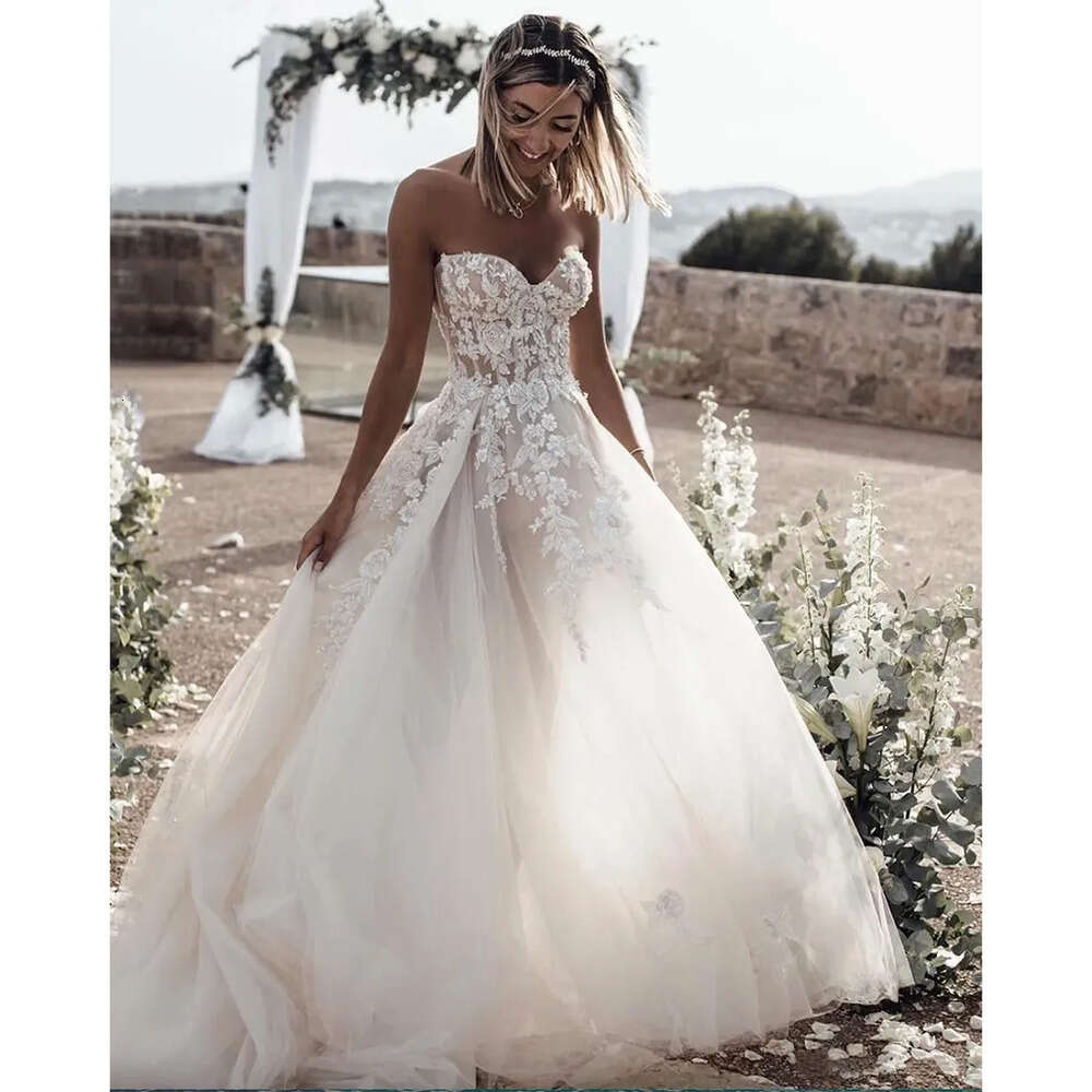 Line A Sexy Tulle Sweetheart Wedding Dresses Romantic Lace Appliques Beaded Bohemian Country Bridal Gowns Open Back Sweep Train Second Reception Dress
