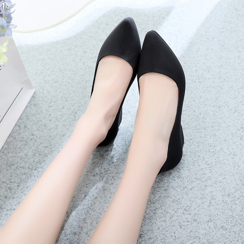 Wholesale New Arrival Women Jelly Comfort Office Lady Slip on Flats Korean Candy Color Waterproof Casual Shoes