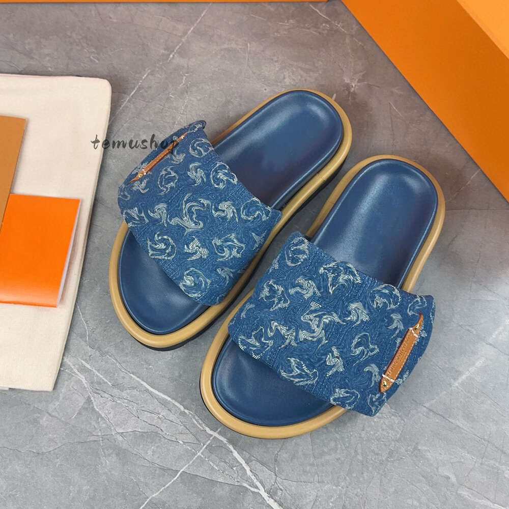 Slippers Designer Slides Women Platform Sandals Classic brand Summer Beach Outdoor Scuffs Casual Shoes Denim Embossed Soft Flat Slipper Shoe 35-45