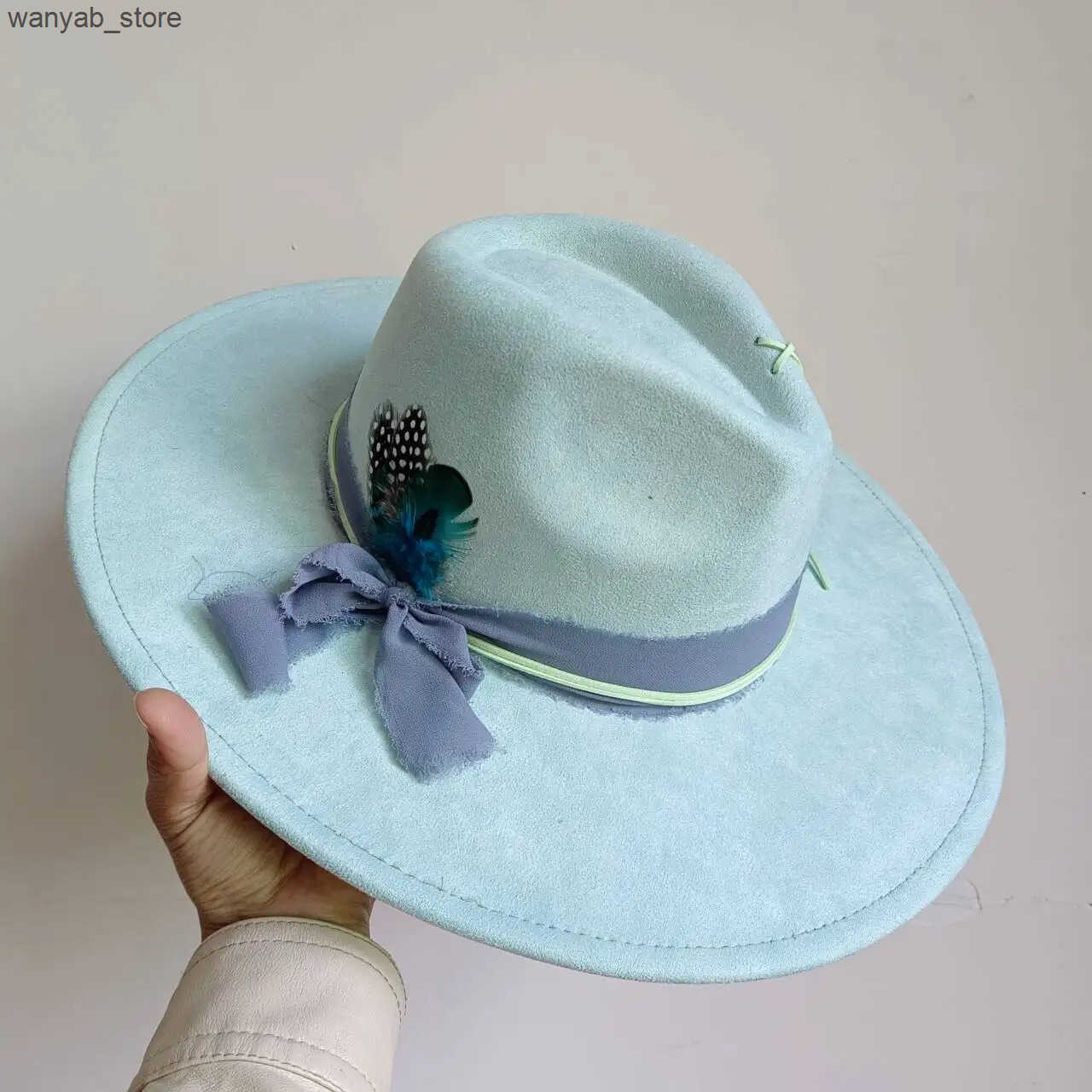 Wide Brim Hats Bucket Hats Suede 2024 new peacock feather accessories peach heart top 9.5cm hat brim mens and womens jazz hat fedora sombrero L240910
