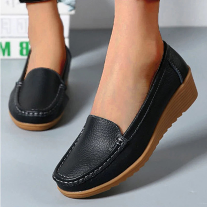 Fashion Women Flats Genuine Leather Walking Shoes Woman Moccasins Nurse Slip On Soft Plus Size Female Footwear 241126