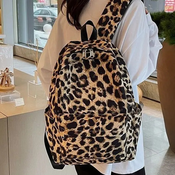 Fashion leopard print Women Backpack Large capacity schoolbag for Teenagers Girls backpack Travel female shoulder bag bagpack 241115