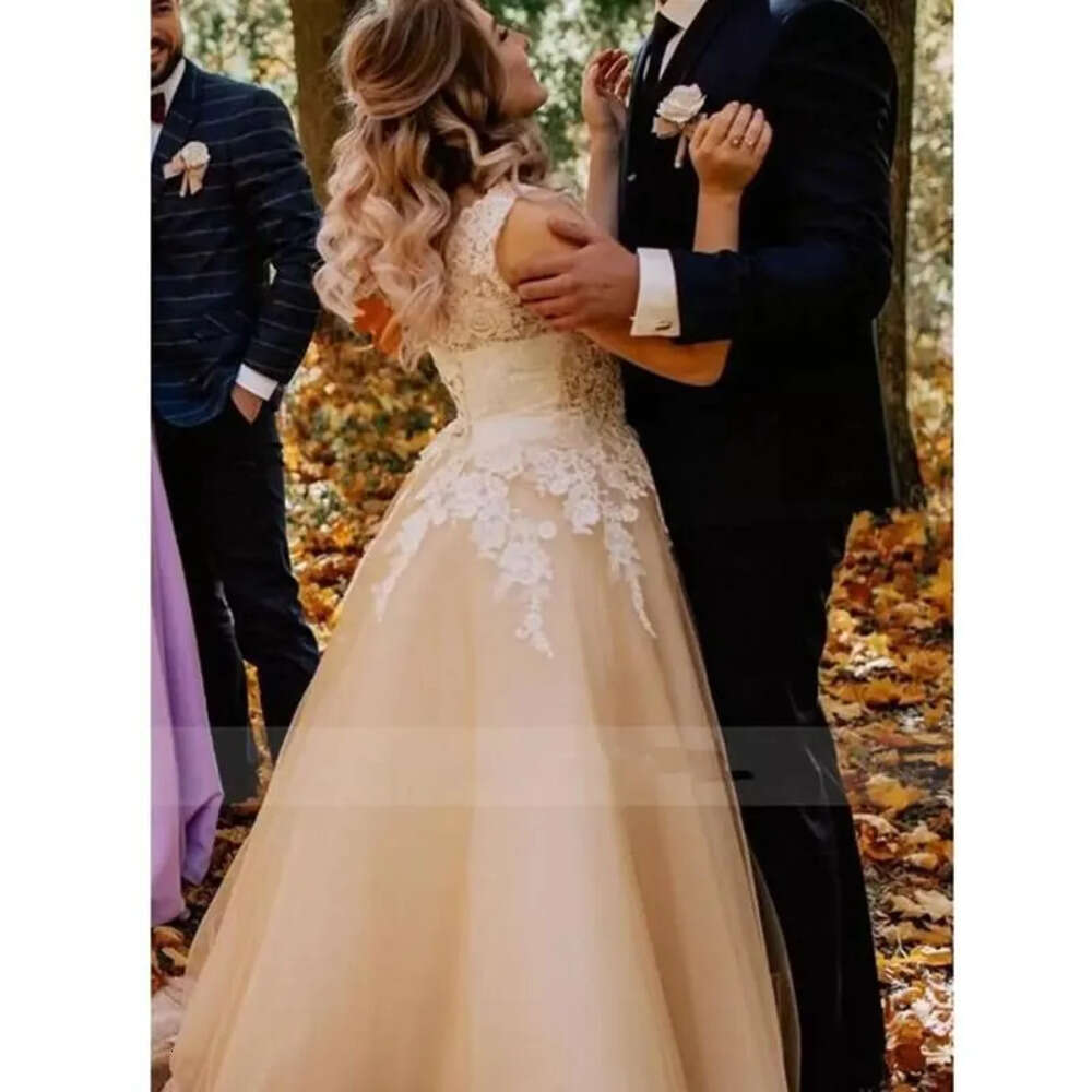 Light Bridal Wedding Dresses Gowns Champagne A Line White Lace Applique Covered Buttons Corset Back Floor Length Tulle Country Beach Vestido De Novia 