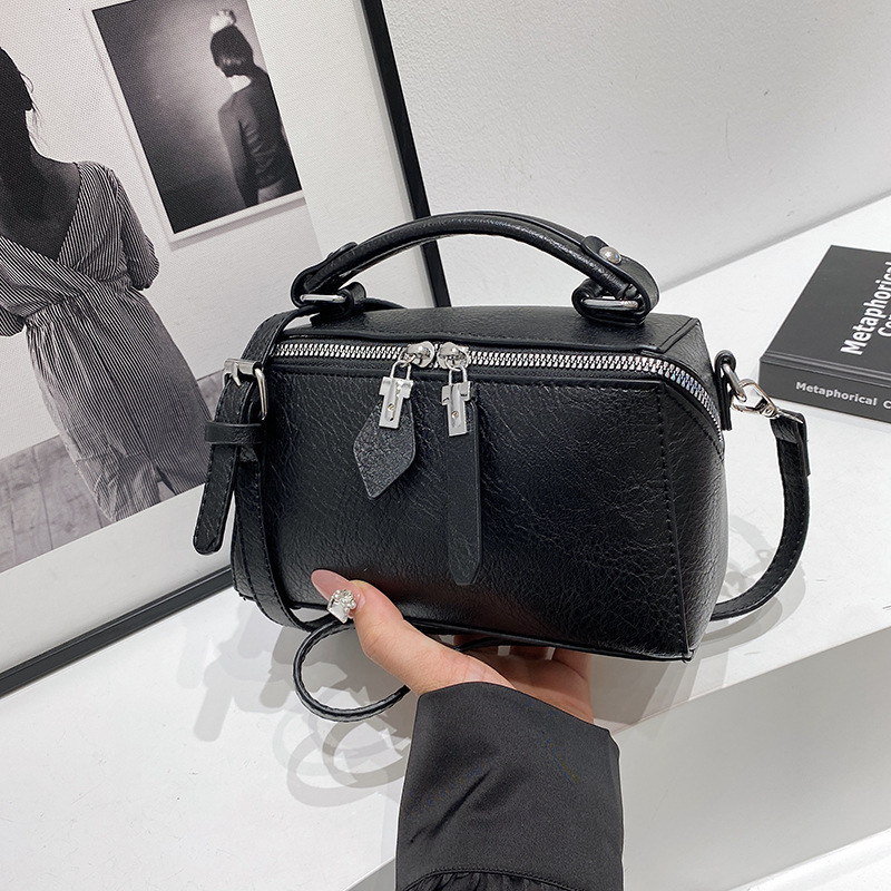 Advanced Pillow For Bags Handbags Women Autumn New Trendy Fashion Style Handbag Single Shoulder Crossbody Bag Designer