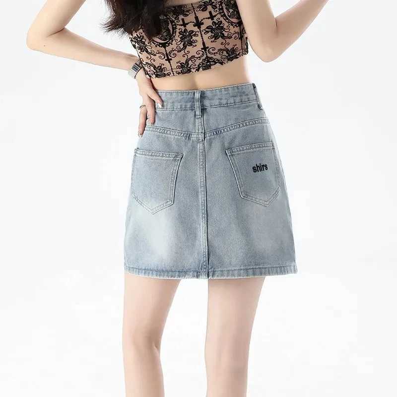 Women's Jeans Korean light blue denim shorts womens clothing 2024 new model summer high waisted letter packaging skiing girls jeans mini skiing H