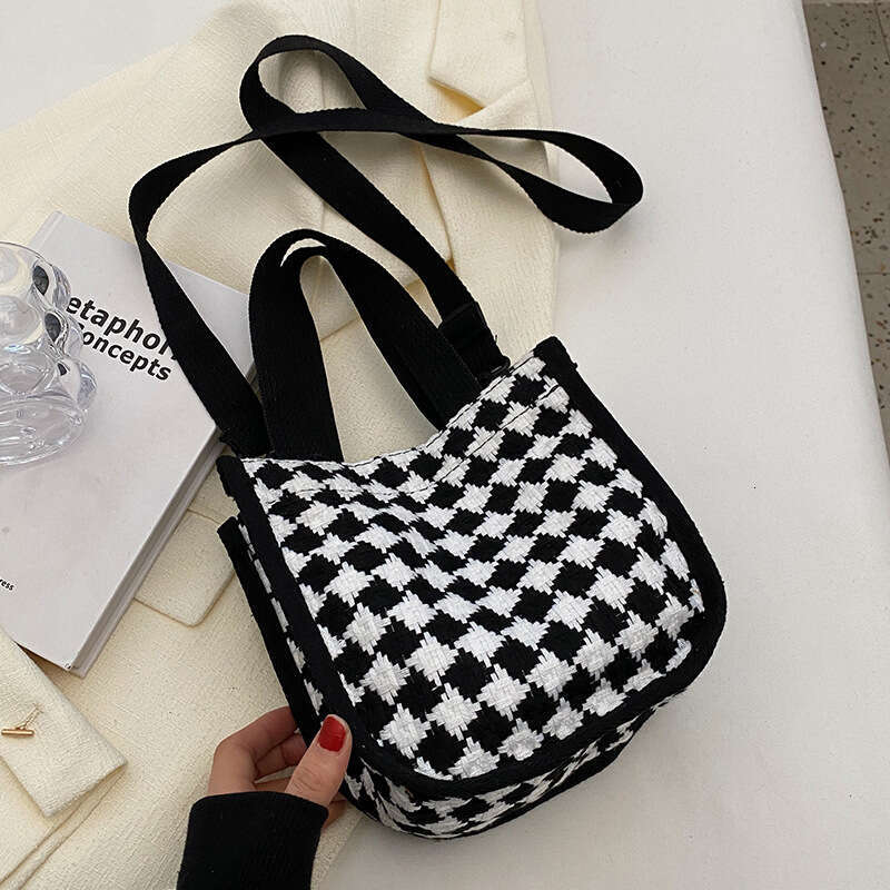 Japanese Dia Grid Canvas Crossbody Bag Women, New Korean Version Ins, Versatile Single Shoulder Handbag For Students Going Out, Fashionable Quality Cl