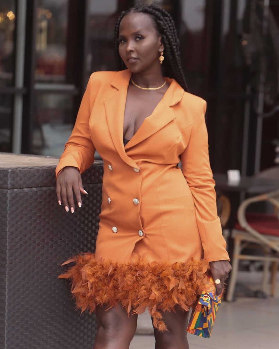 Gorgeous Mother Of The Bride Suits Feather V Neck Double Breasted Long Blazer Ladies Outfits Party Birthday Prom Blazer One Piece Set Wedding Party Cu